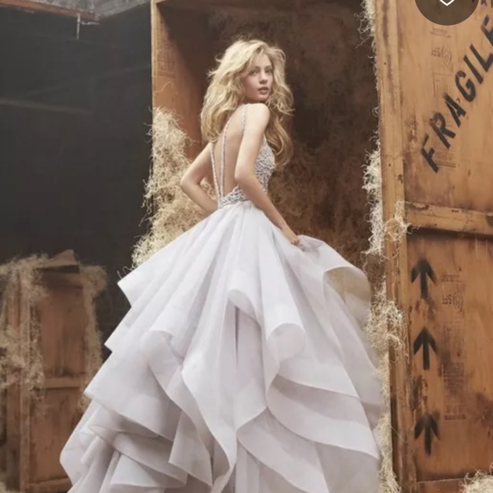*NEW* Hayley Paige Bridal Gown - Picture 3 of 9